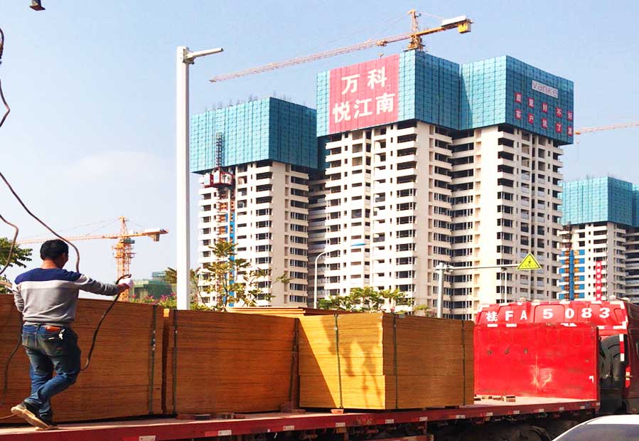 工程建筑用木模板在現(xiàn)場(chǎng)使用