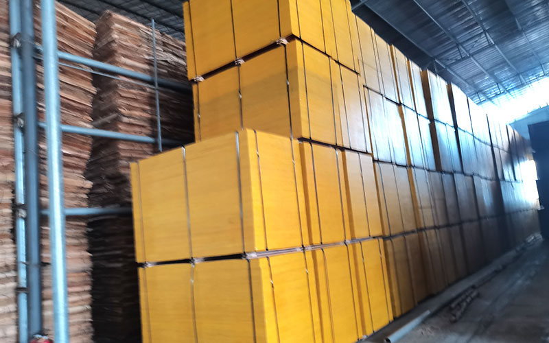 使用好材料生產(chǎn)的建筑模板